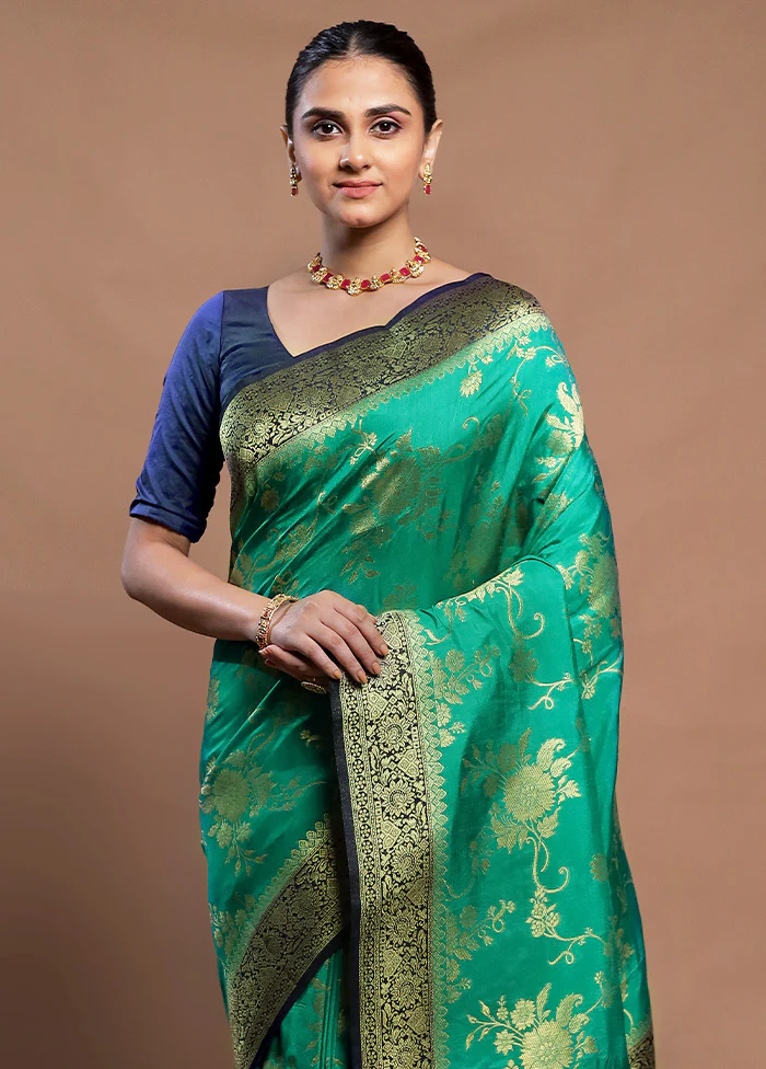 Green Dupion Silk Saree With Blouse Piece - Image 2