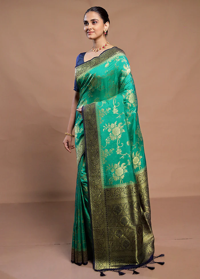Green Dupion Silk Saree With Blouse Piece - Image 4