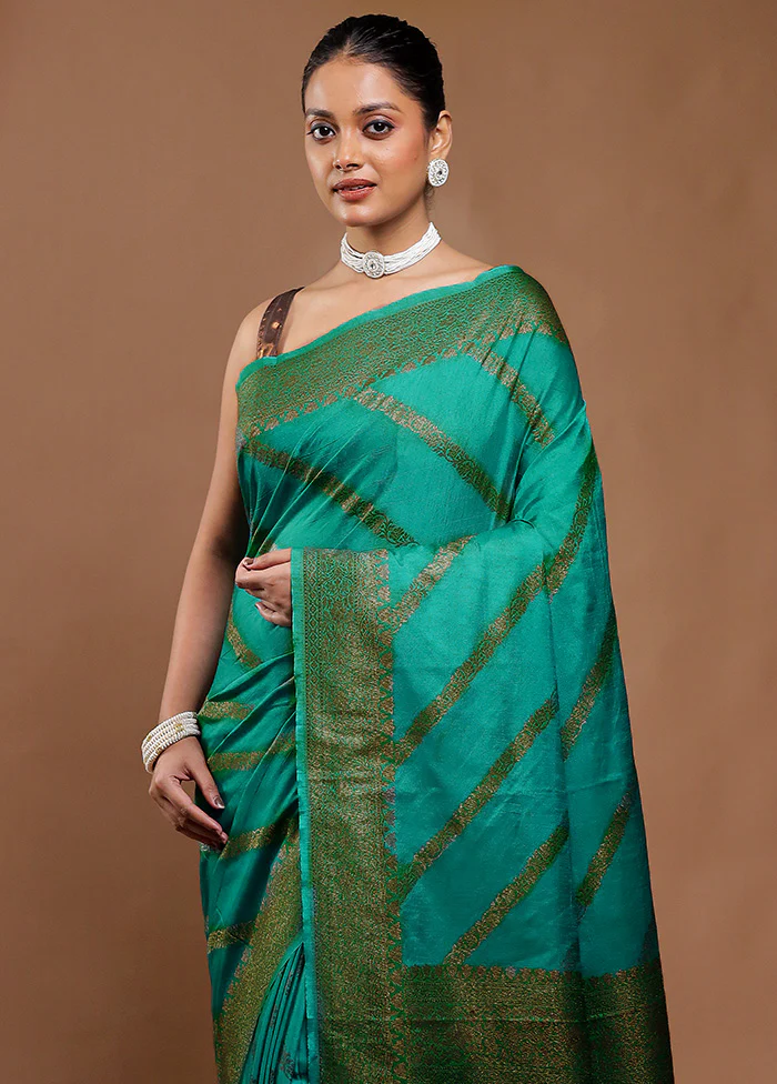 Green Dupion Silk Saree With Blouse Piece - Image 2