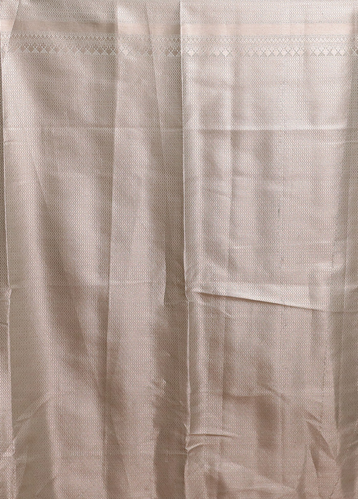 White Dupion Silk Saree With Blouse Piece - Image 5