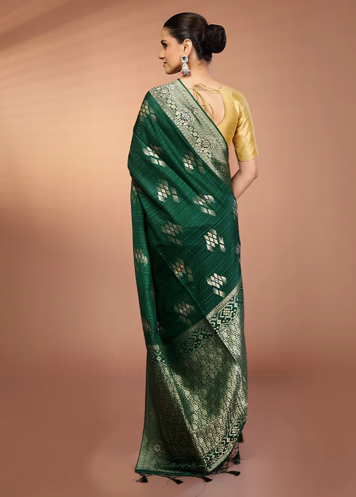 Green Dupion Silk Saree With Blouse Piece - Image 3