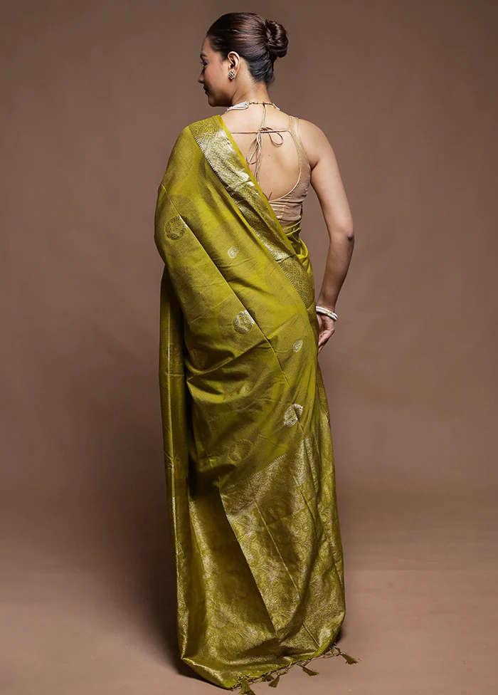 Green Dupion Silk Saree With Blouse Piece - Image 3