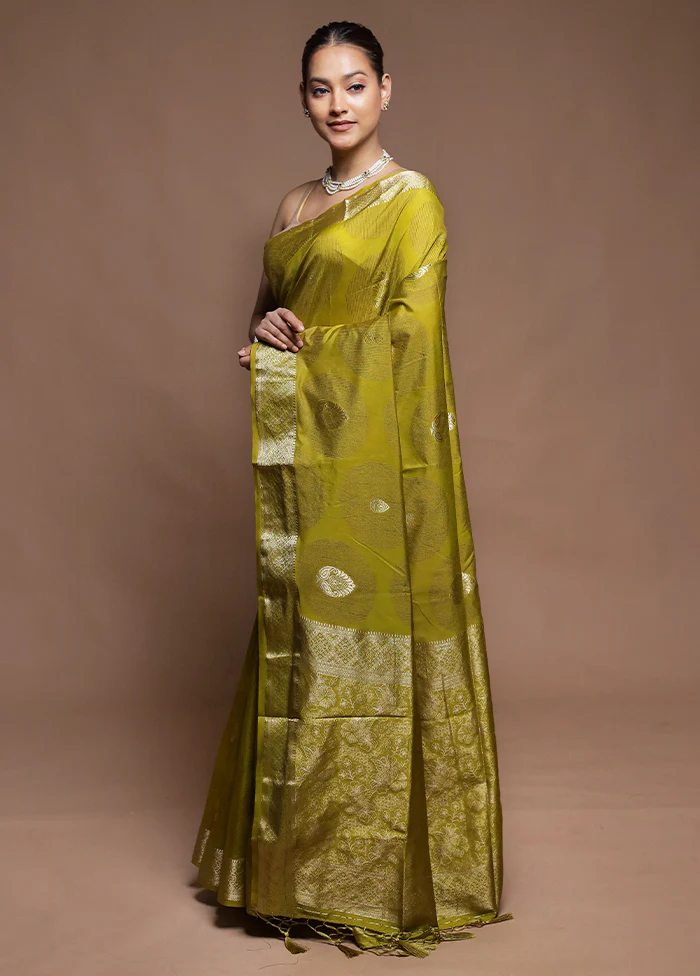 Green Dupion Silk Saree With Blouse Piece - Image 4