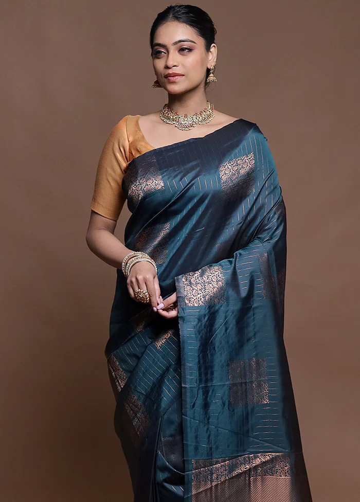 Green Dupion Silk Saree With Blouse Piece - Image 2