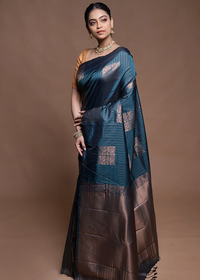 Green Dupion Silk Saree With Blouse Piece - Image 4