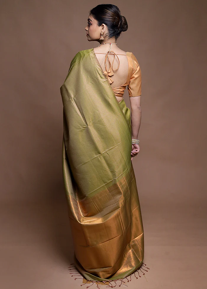 Green Dupion Silk Saree With Blouse Piece - Image 3