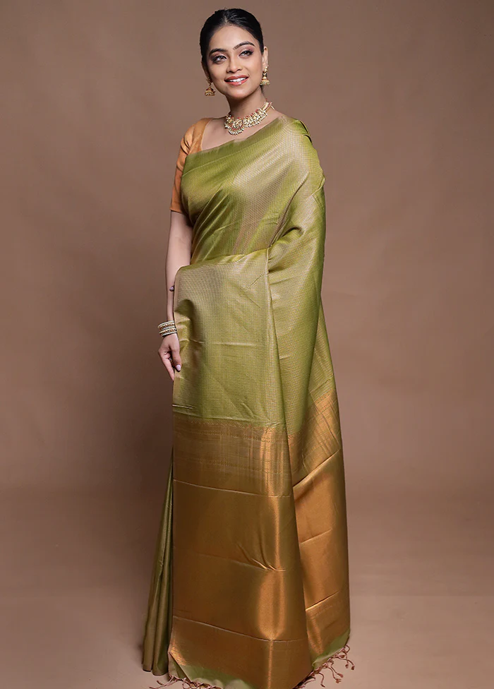 Green Dupion Silk Saree With Blouse Piece - Image 4