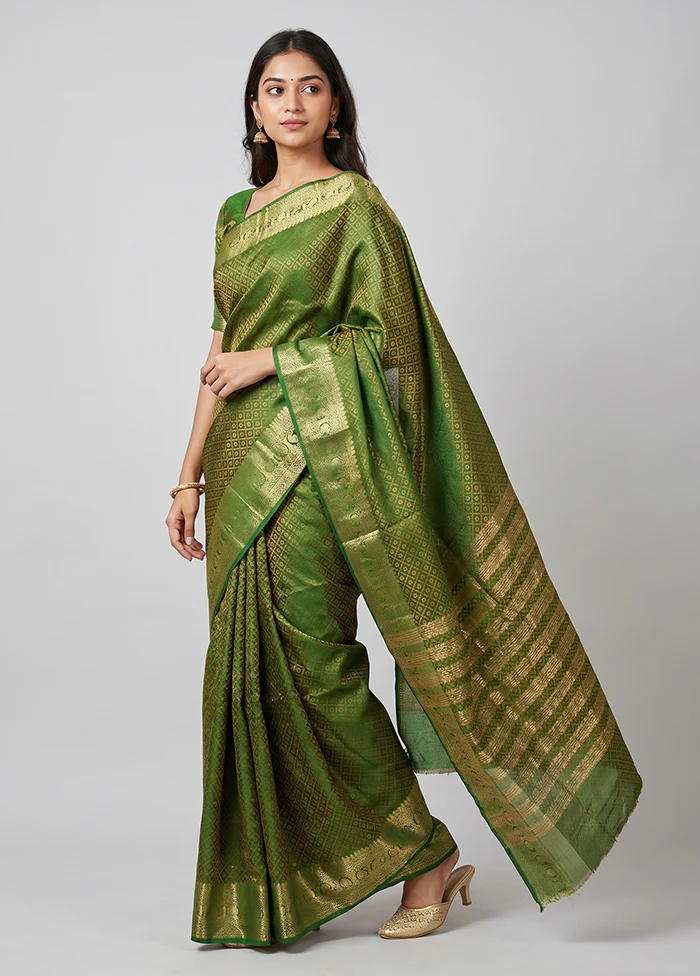 Green Dupion Silk Saree With Blouse Piece
