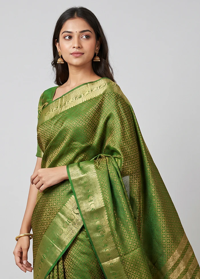 Green Dupion Silk Saree With Blouse Piece - Image 2