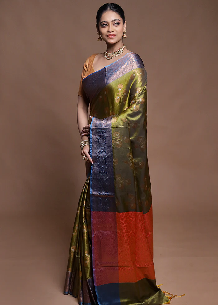 Green Dupion Silk Saree With Blouse Piece - Image 4