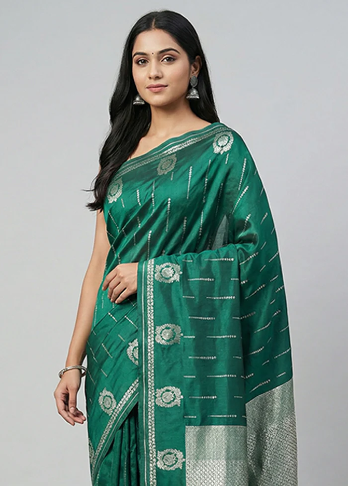 Green Dupion Silk Saree With Blouse Piece - Image 2