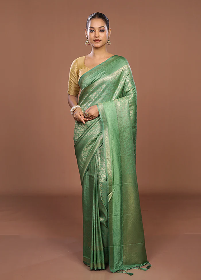 Green Dupion Silk Saree With Blouse Piece - Image 2