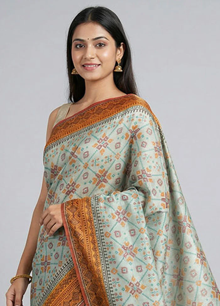 Green Dupion Silk Saree With Blouse Piece - Image 2