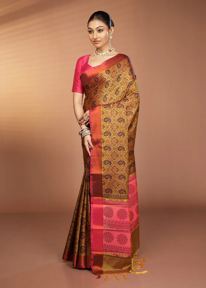 Green Dupion Silk Saree With Blouse Piece - Image 4