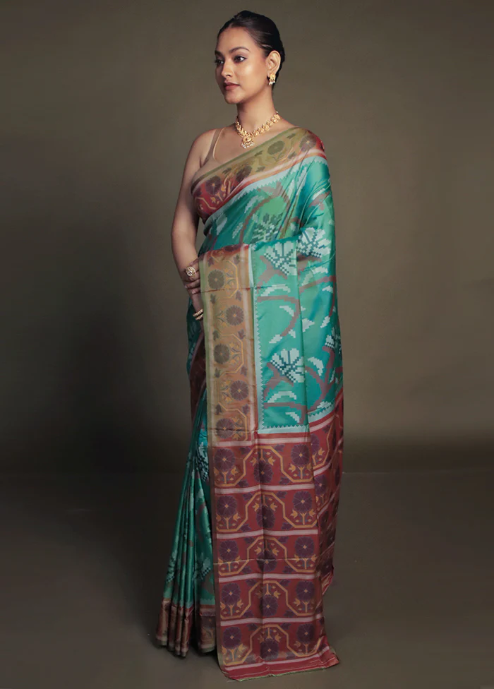 Green Dupion Silk Saree With Blouse Piece - Image 4