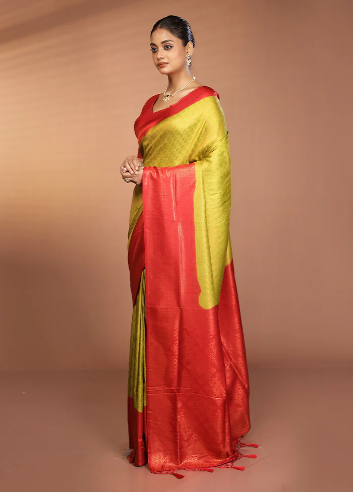 Green Dupion Silk Saree With Blouse Piece - Image 4
