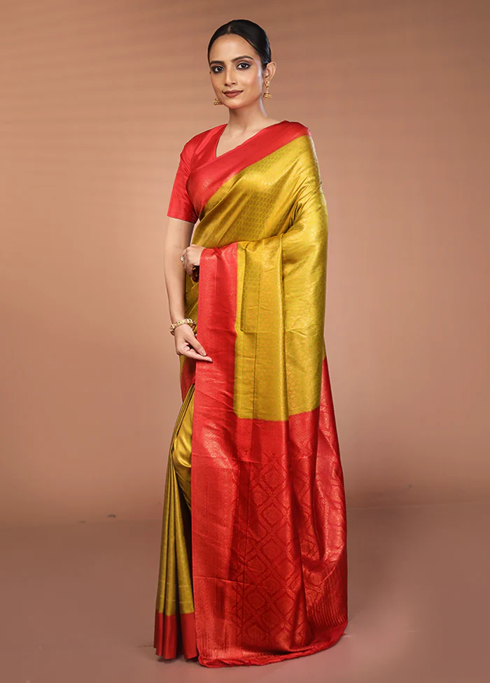 Green Dupion Silk Saree With Blouse Piece - Image 4