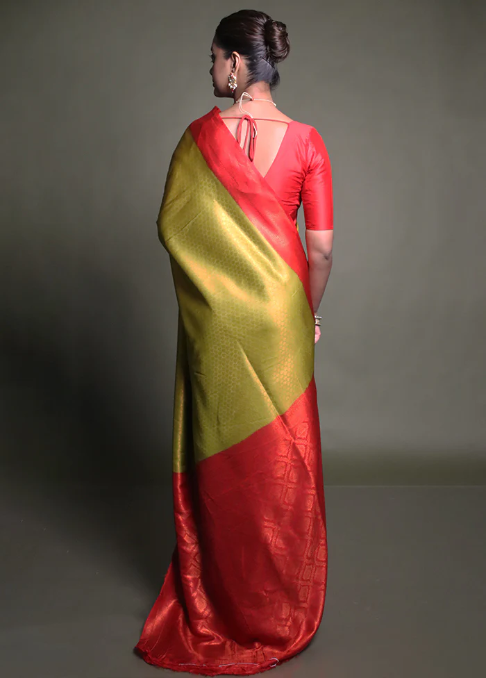 Green Dupion Silk Saree With Blouse Piece - Image 3