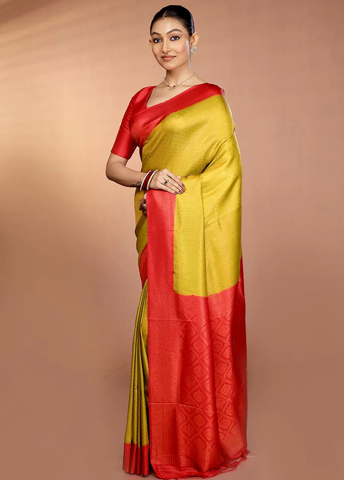 Green Dupion Silk Saree With Blouse Piece - Image 4