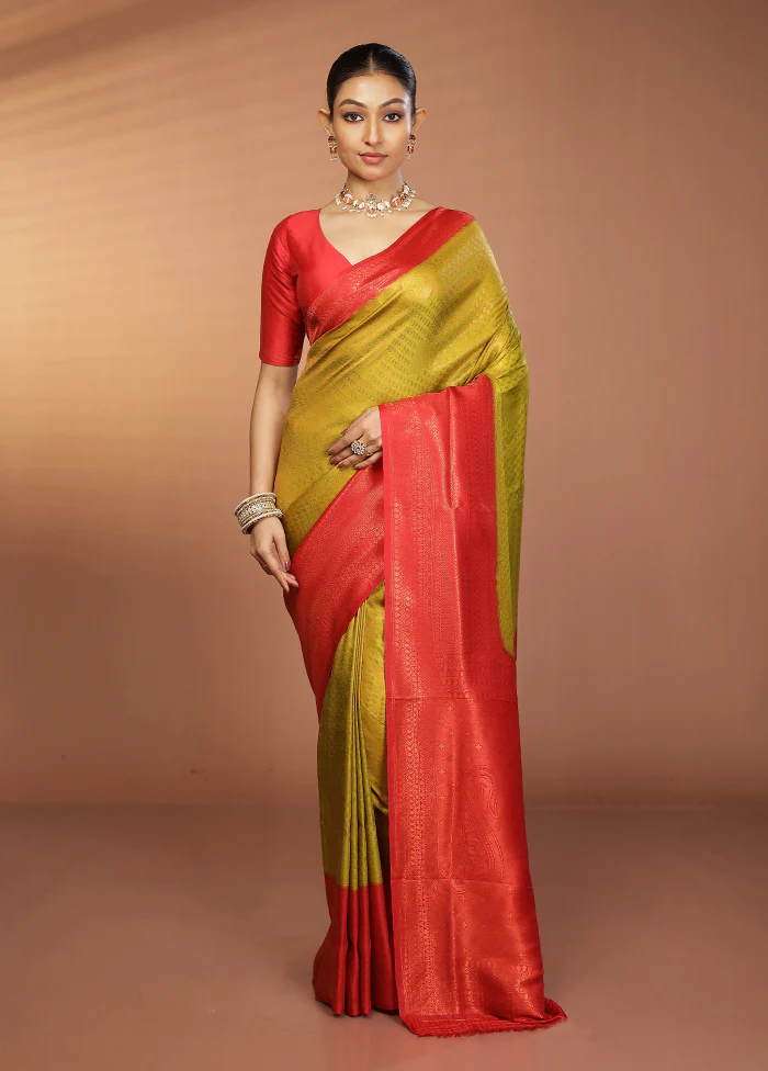 Green Dupion Silk Saree With Blouse Piece - Image 2