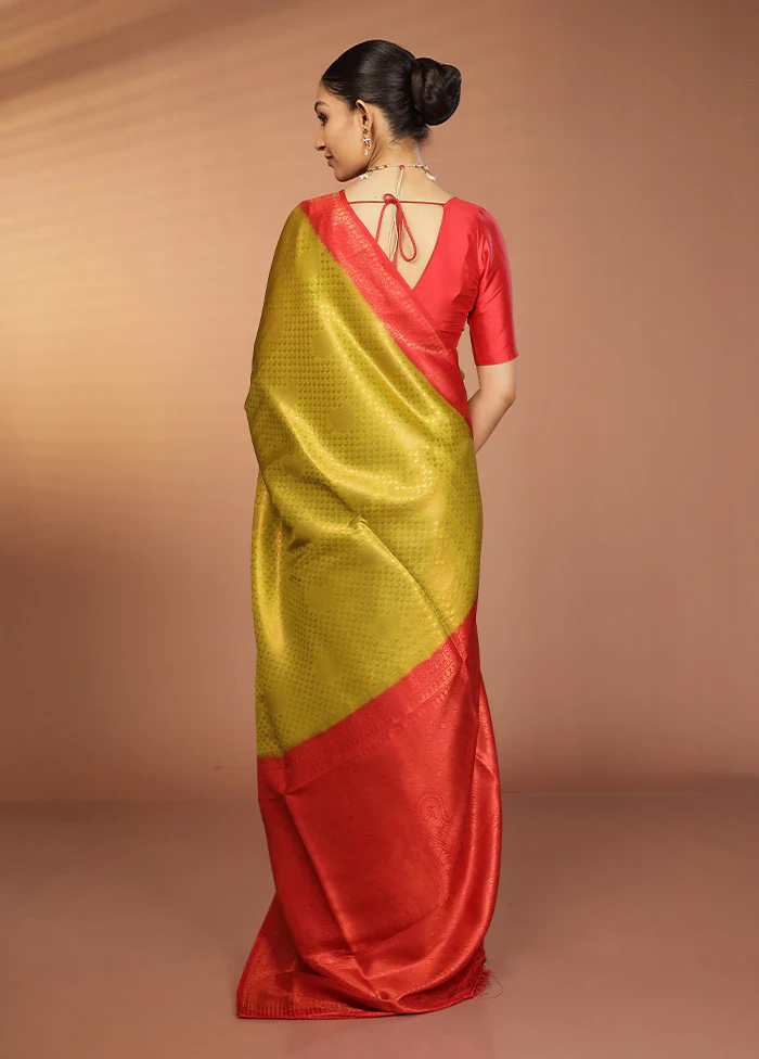 Green Dupion Silk Saree With Blouse Piece - Image 3