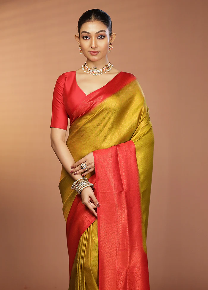 Green Dupion Silk Saree With Blouse Piece