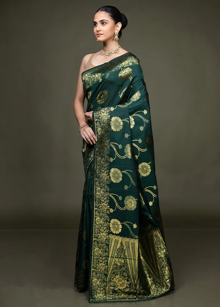Green Dupion Silk Saree With Blouse Piece - Image 4