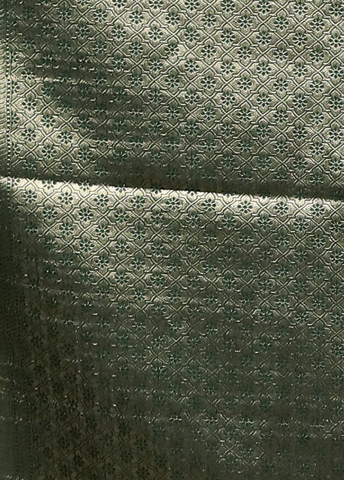 Green Dupion Silk Saree With Blouse Piece - Image 5
