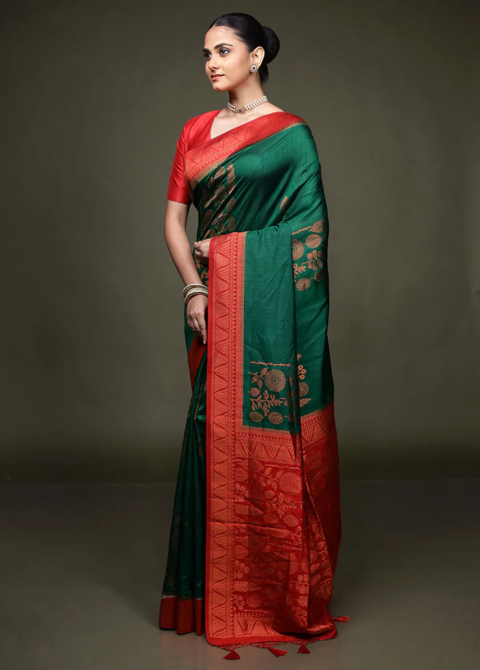 Green Dupion Silk Saree With Blouse Piece - Image 4