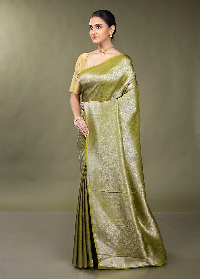 Green Dupion Silk Saree With Blouse Piece - Image 4