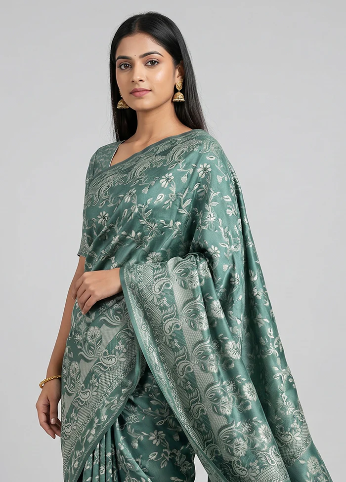 Green Dupion Silk Saree With Blouse Piece - Image 2