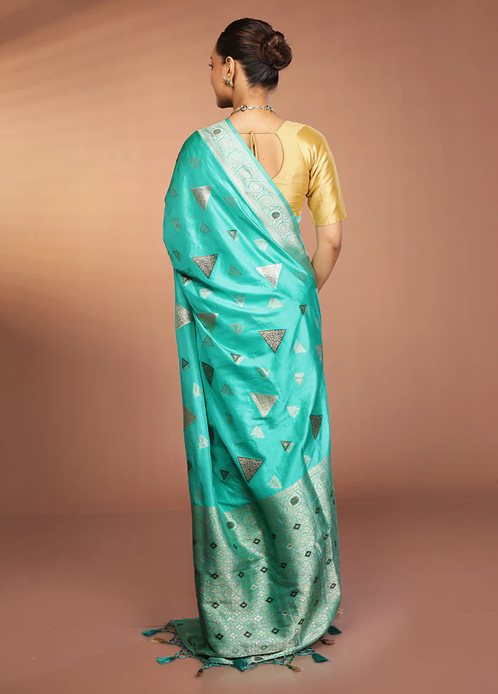 Green Dupion Silk Saree With Blouse Piece - Image 3