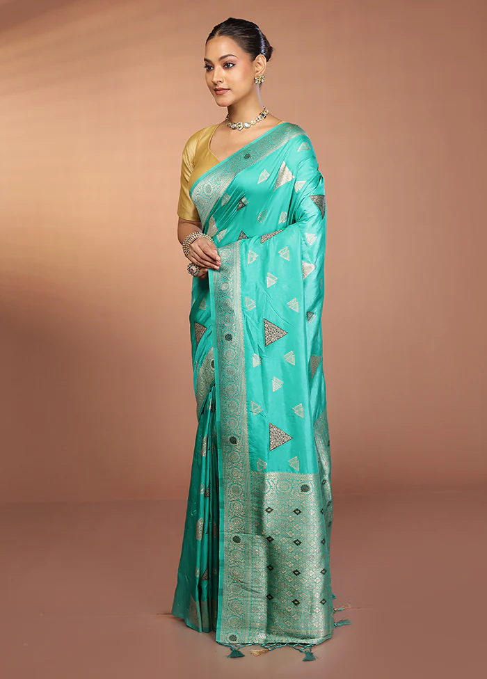 Green Dupion Silk Saree With Blouse Piece - Image 4