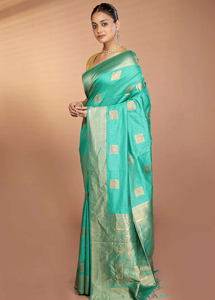 Green Dupion Silk Saree With Blouse Piece - Image 4