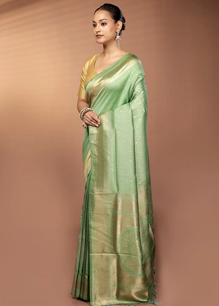 Green Dupion Silk Saree With Blouse Piece - Image 4