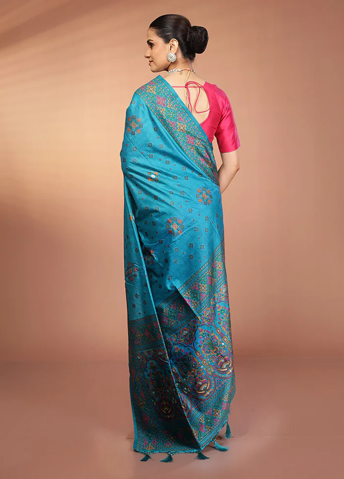Green Dupion Silk Saree With Blouse Piece - Image 3
