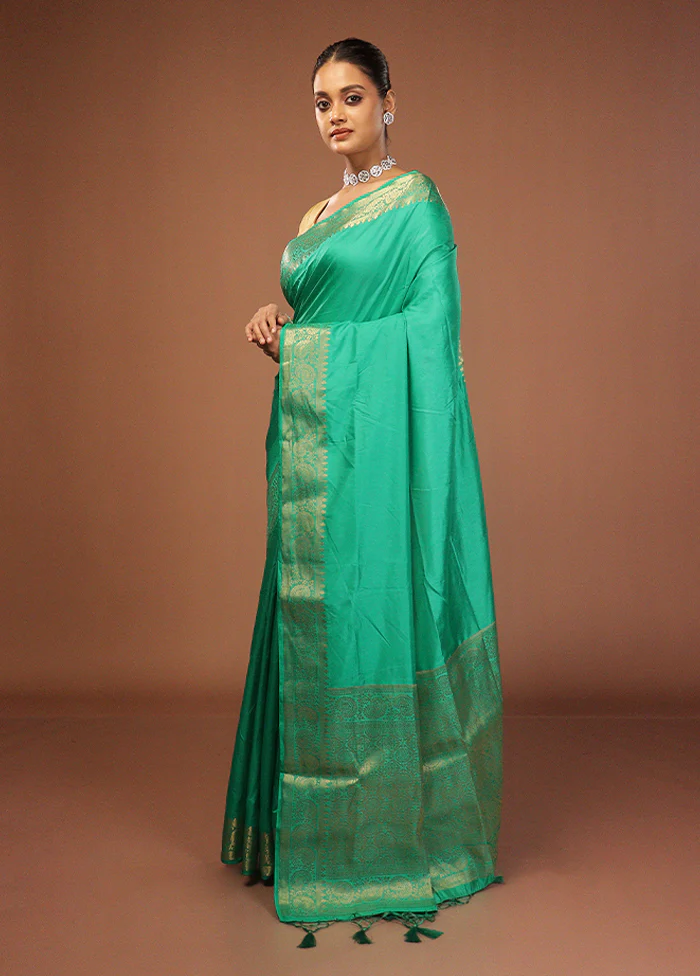 Green Dupion Silk Saree With Blouse Piece - Image 4