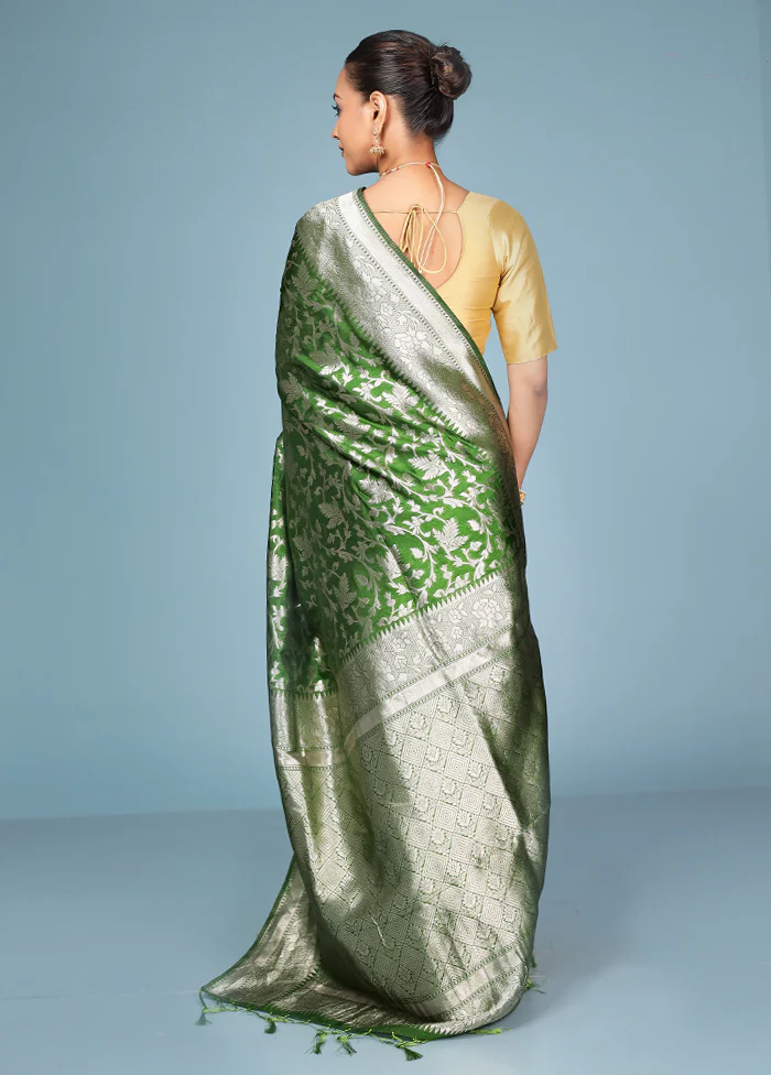 Green Dupion Silk Saree With Blouse Piece - Image 3