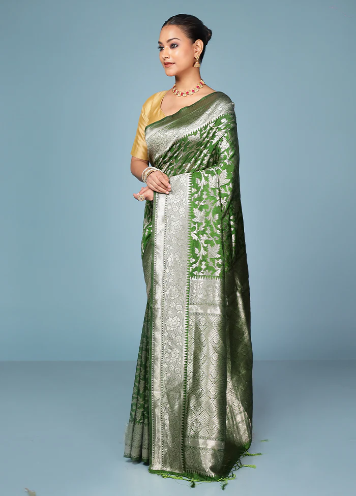 Green Dupion Silk Saree With Blouse Piece - Image 4