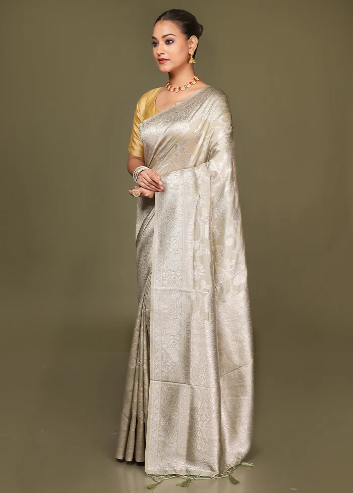 Green Dupion Silk Saree With Blouse Piece - Image 4