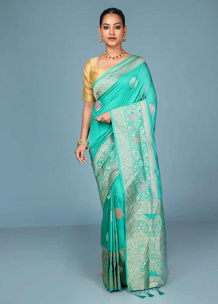 Green Dupion Silk Saree With Blouse Piece - Image 2