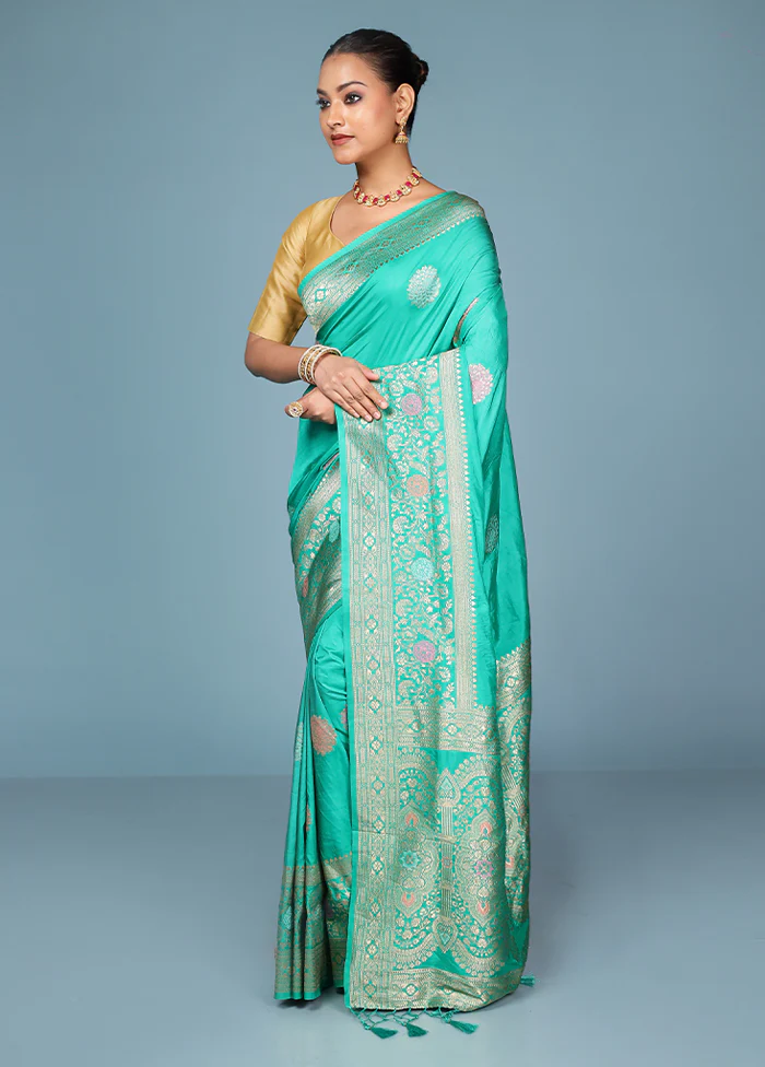 Green Dupion Silk Saree With Blouse Piece - Image 4