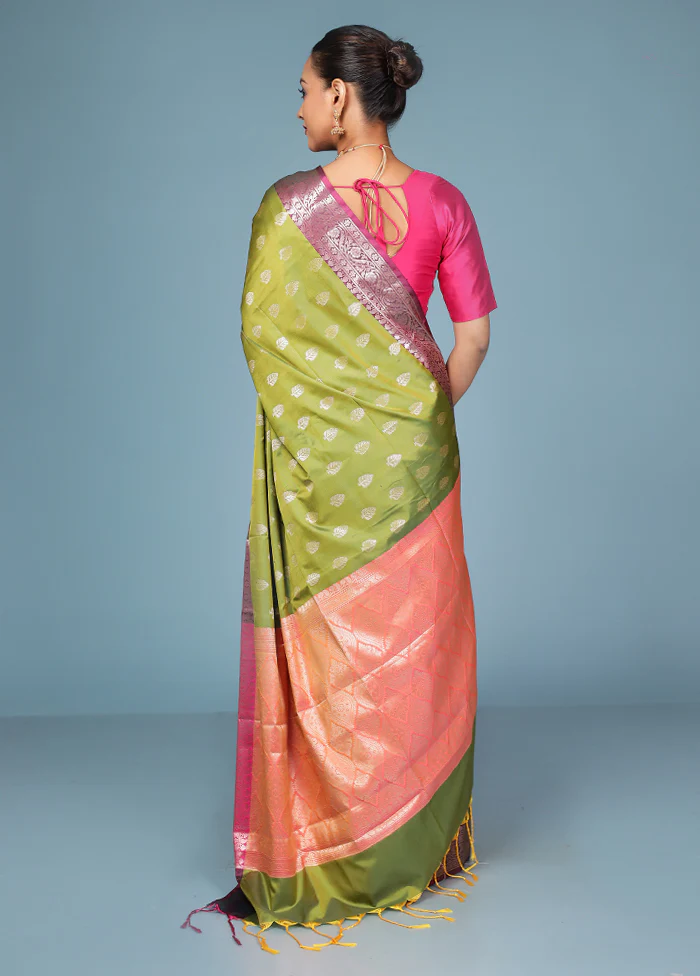 Green Dupion Silk Saree With Blouse Piece - Image 3