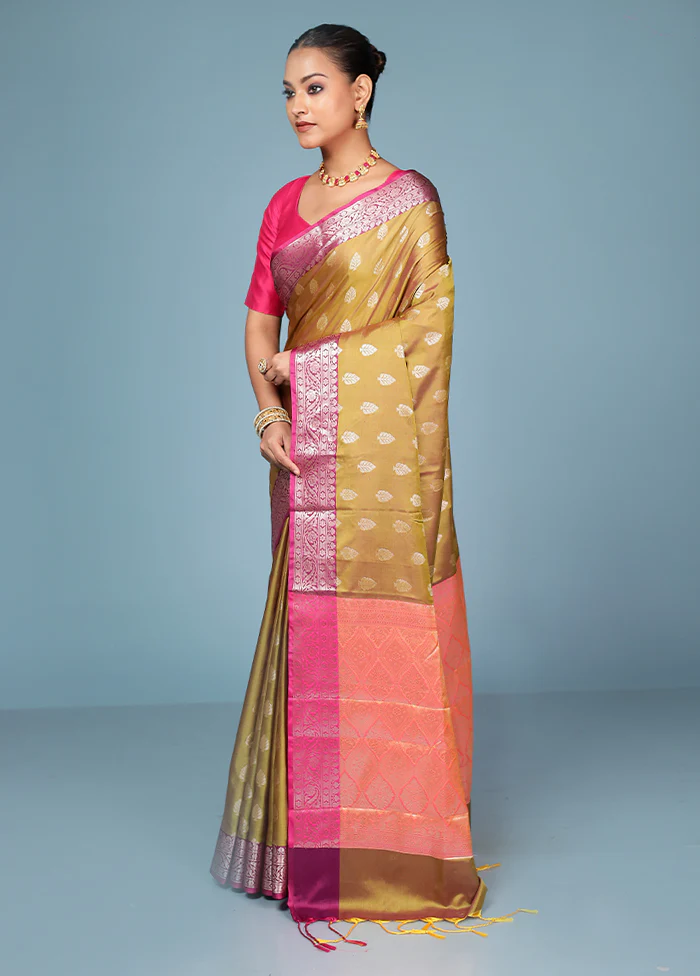 Green Dupion Silk Saree With Blouse Piece - Image 4