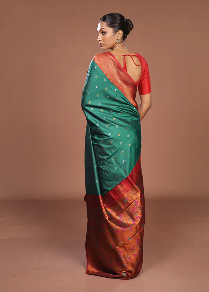 Green Dupion Silk Saree With Blouse Piece - Image 3