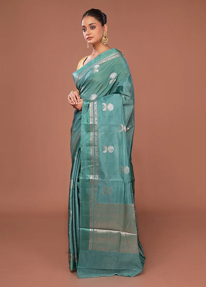 Green Dupion Silk Saree With Blouse Piece - Image 4