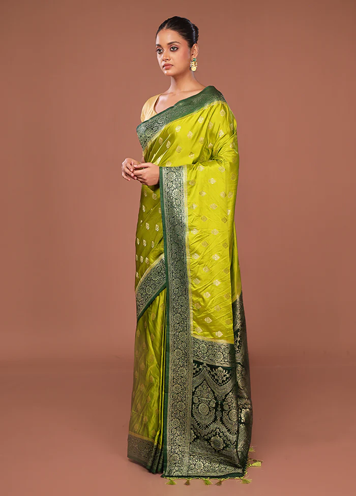 Green Dupion Silk Saree With Blouse Piece - Image 4