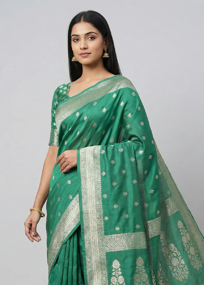 Green Dupion Silk Saree With Blouse Piece - Image 2