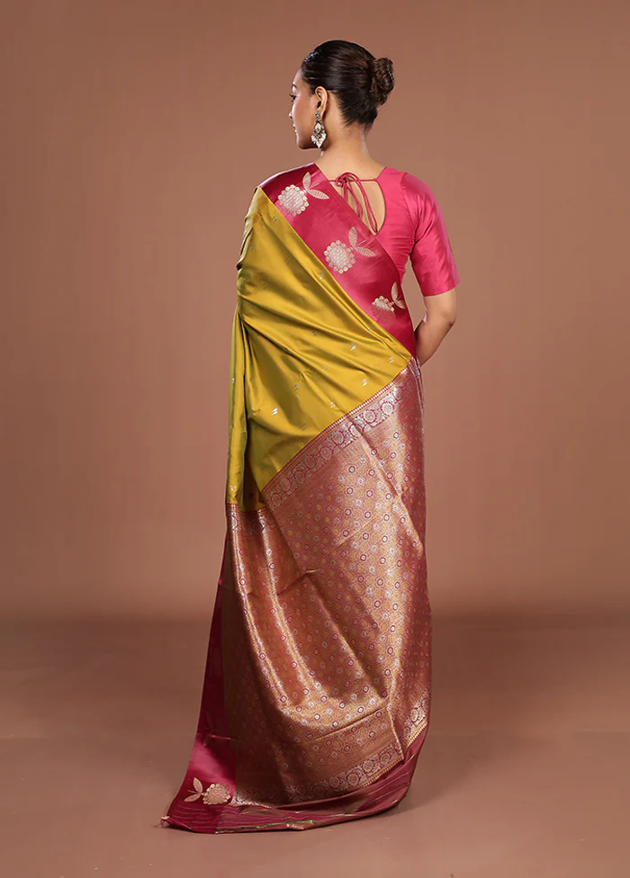 Green Dupion Silk Saree With Blouse Piece - Image 3