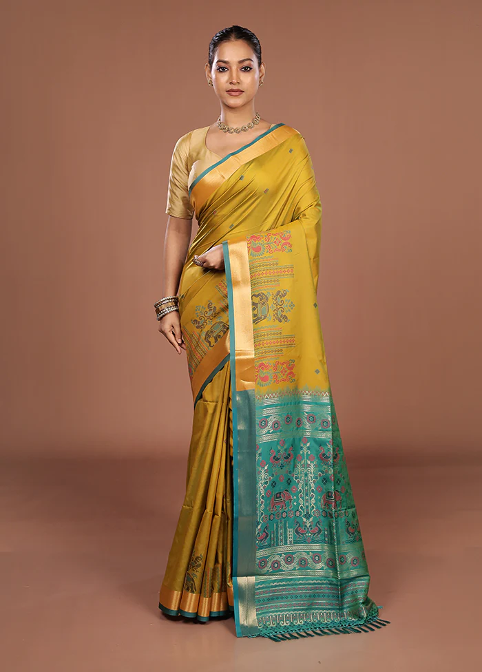Green Dupion Silk Saree With Blouse Piece - Image 2